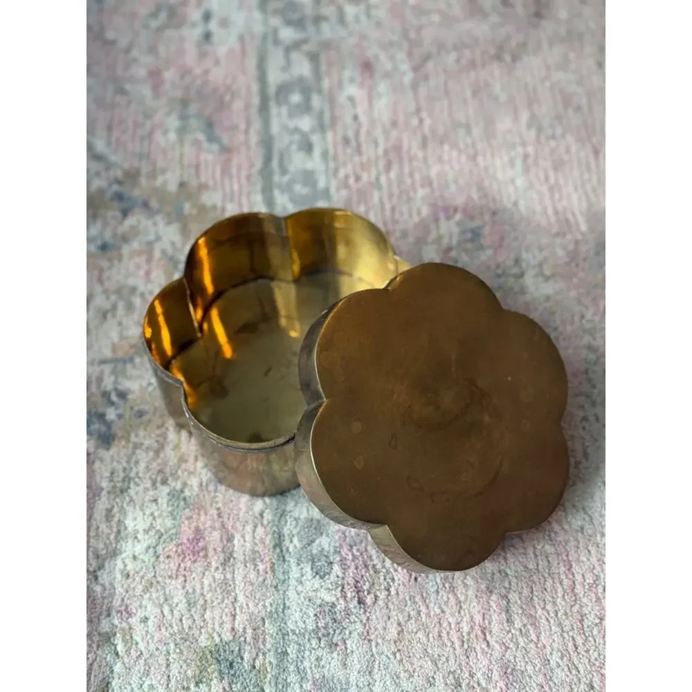 VTG 1950s MCM Brass Flower shaped Decorative Trinket Box Vintage Solid Brass